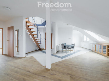 Przestronne mieszkanie z antresolą