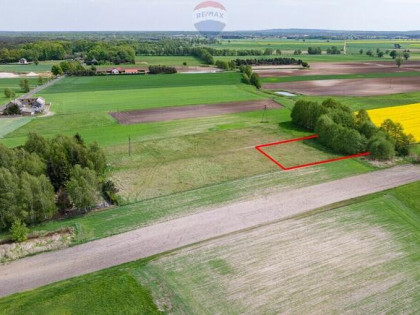 Wiosna, malownicza ze stawem dla miłośników natury