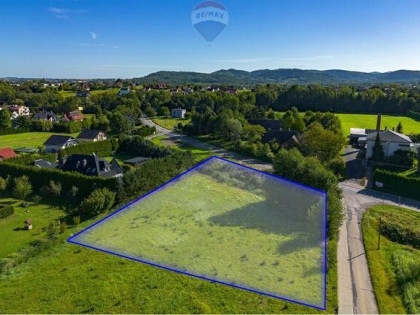 Działka 2676 m² z mediami – Roczyny