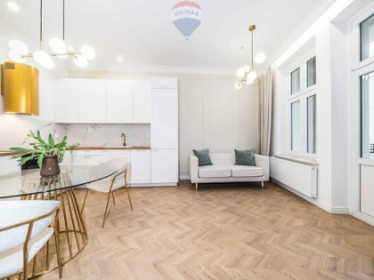 Ładne mieszkanie urządzone kamienica balkon Wilda