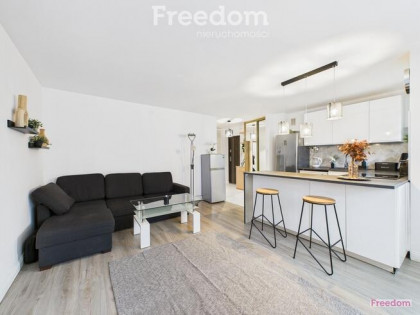 Dwustronne 3 pokoje z loggią – pełne wyposażenie