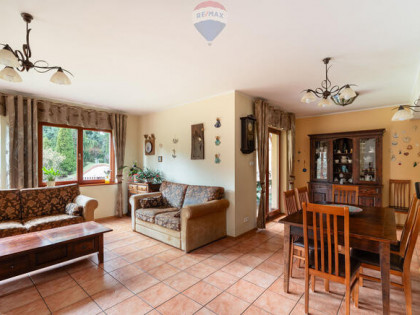 Klimatyczny dom + odrębne mieszkanie, duża działka