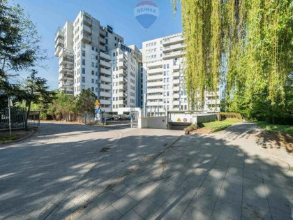 Mieszkanie 3 pokoje apartamentowiec z basenem