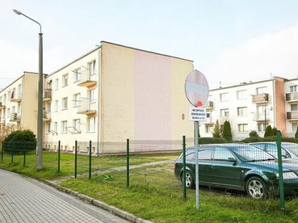 trzypokojowe z balkonem na pierwszym piętrze