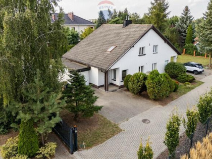 Ławica, funkcjonalny bliźniak z garażem