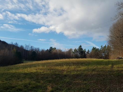 Uzbrojona działka widokowa na wzgórzu w Bieszczadach