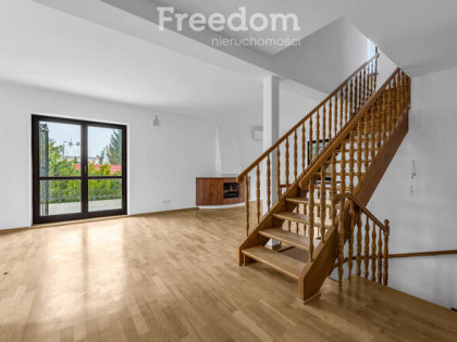 Segment skrajny; Warszawa, Włochy ul. Denarowa