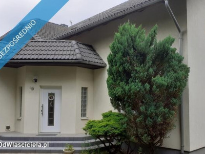 Sprzedam duży dom z potencjałem, 37 km. od centrum Warszawy w cichej i zielonej okolicy.