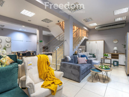 Duży lokal usługowy w centrum Ciechanowa