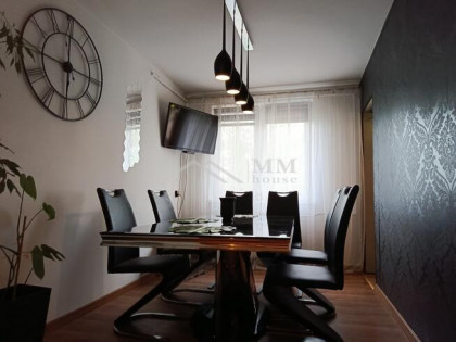 Mieszkanie na parterze z ogrodem i garażem .