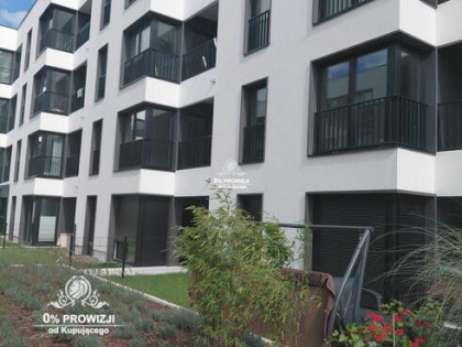 Piekne mieszkanie z loggią w spokojnej , zielonej okolicy.