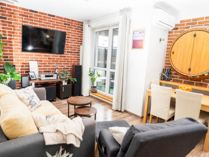 Bez prowizji! Przytulne dwa pokoje z dużą loggią!