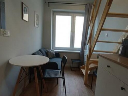 Wynajmę studio z antresolą, Pl. 3 maja 10