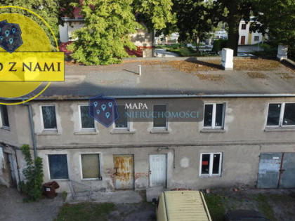 Piętrowy budynek do remontu w Centrum