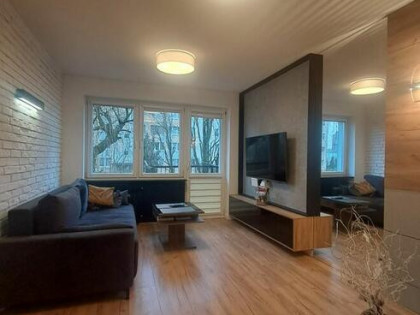 2 pokoje, 41.30 m2, balkon, I piętro, po remoncie, Os. Asnyka