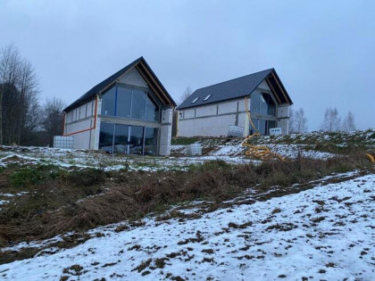 Sprzedam dom w stanie zamkniętym / Okazja cenowa .