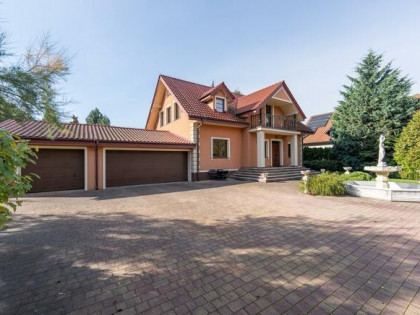 Dom Żerniki Wrocławskie gm. Siechnice, Miodowa