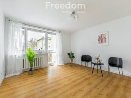 Przestronne 2 pokoje z balkonem i osobną kuchnią