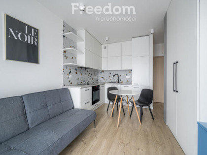 Komfortowe mieszkanie na Nowodworach z 2021 roku