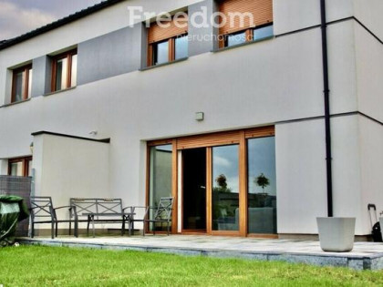 Nowoczesny dom z ogrodem w Rabowicach.