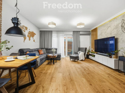 Segment skrajny na sprzedaż – z dużym ogrodem.