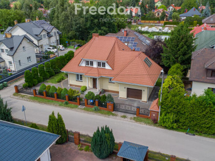 Wyjątkowa rezydencja w Kobyłce na sprzedaż.