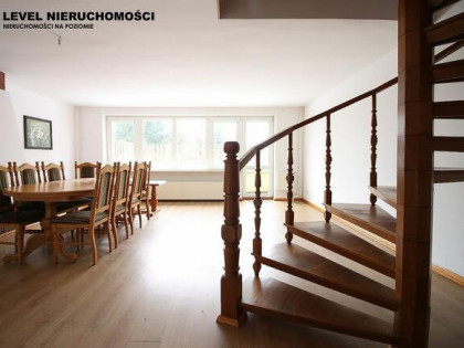 Dom w środku miasta