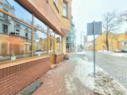 Lokal usługowy z witrynami wynajmę w Mrągowie