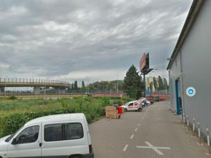 Magazyn o pow. 360 m2 i wys. od 6,88 m do 8,92 m