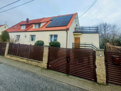 Wyjątkowy dom jednorodzinny – bliźniak w centrum Torunia.