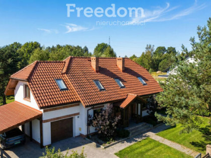 Atrakcyjny i przestronny dom w Wójtowie