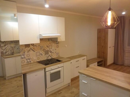 Wynajmę kawalerkę na ul. Wróblewskiego w Puławach II piętro