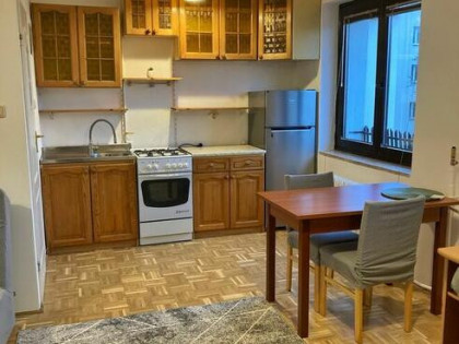 Przytulna kawalerka do wynajęcia na Kabatach