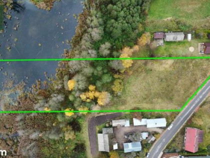 Działka budowlana - z linią brzegową i własnym lasem!