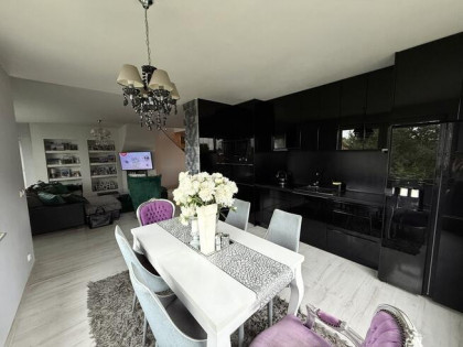 Dwupoziomowy apartament z 3 tarasami w Mierzynie