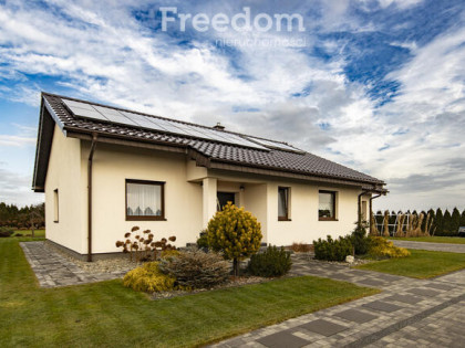 Nowoczesny dom w pełni wyposażony w Skoroszycach.