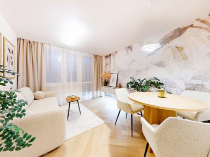 3 pokoje po remoncie, oddzielna kuchnia,Saska Kępa