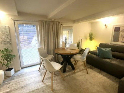 Dwa niewielkie domy na działce 3,3 ar w Sieradzu