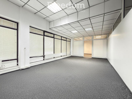 Jasny lokal biurowy 50 m² – Osiedle Młodych