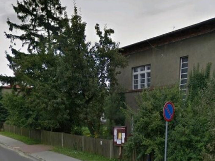 Dom z dużym ogrodem