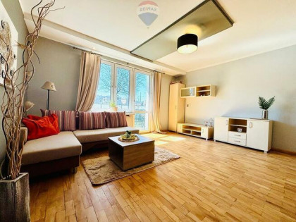 Komfortowe mieszkanie z dużym balkonem w centrum