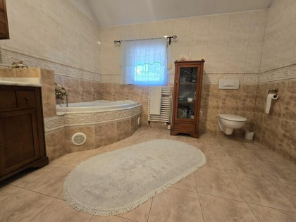 Segment zewnętrzny w centrum Dąbrowy G z dużą działką