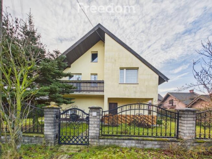 Przestronny dom z garażem i ogrodem - Niemodlin