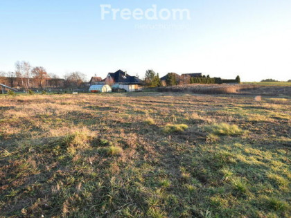 Działka budowlana 3 minuty od miasta 11 arów