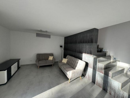 Sprzedam nowoczesny segment w Pruszkowie