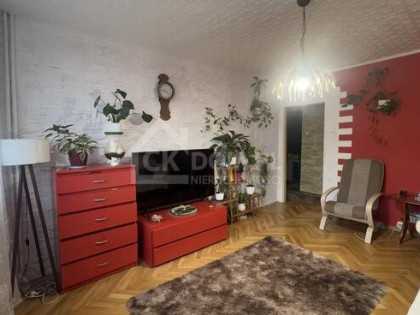 Na sprzedaż mieszkanie 3-stronne-51,3 m2 – Staszów