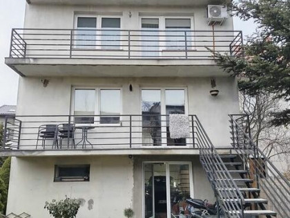 Sprzedam dom 3 osobne mieszkania prawie centrum