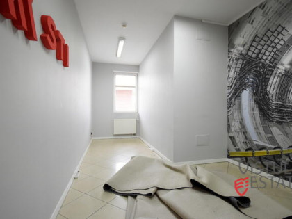 Niewielki lokal biurowy w okolicy ul. Brożka 16 m2