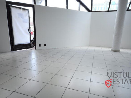 Duży lokal witrynowy na zamkniętym osiedlu