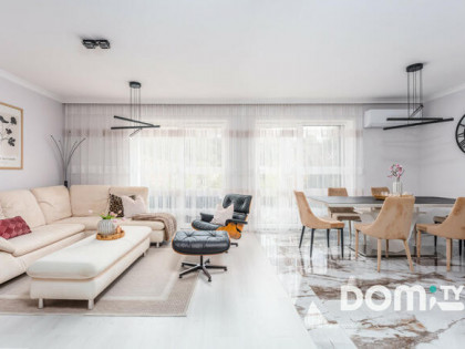 Dom Mokronos Dolny gm. Kąty Wrocławskie, Szczęśliwa